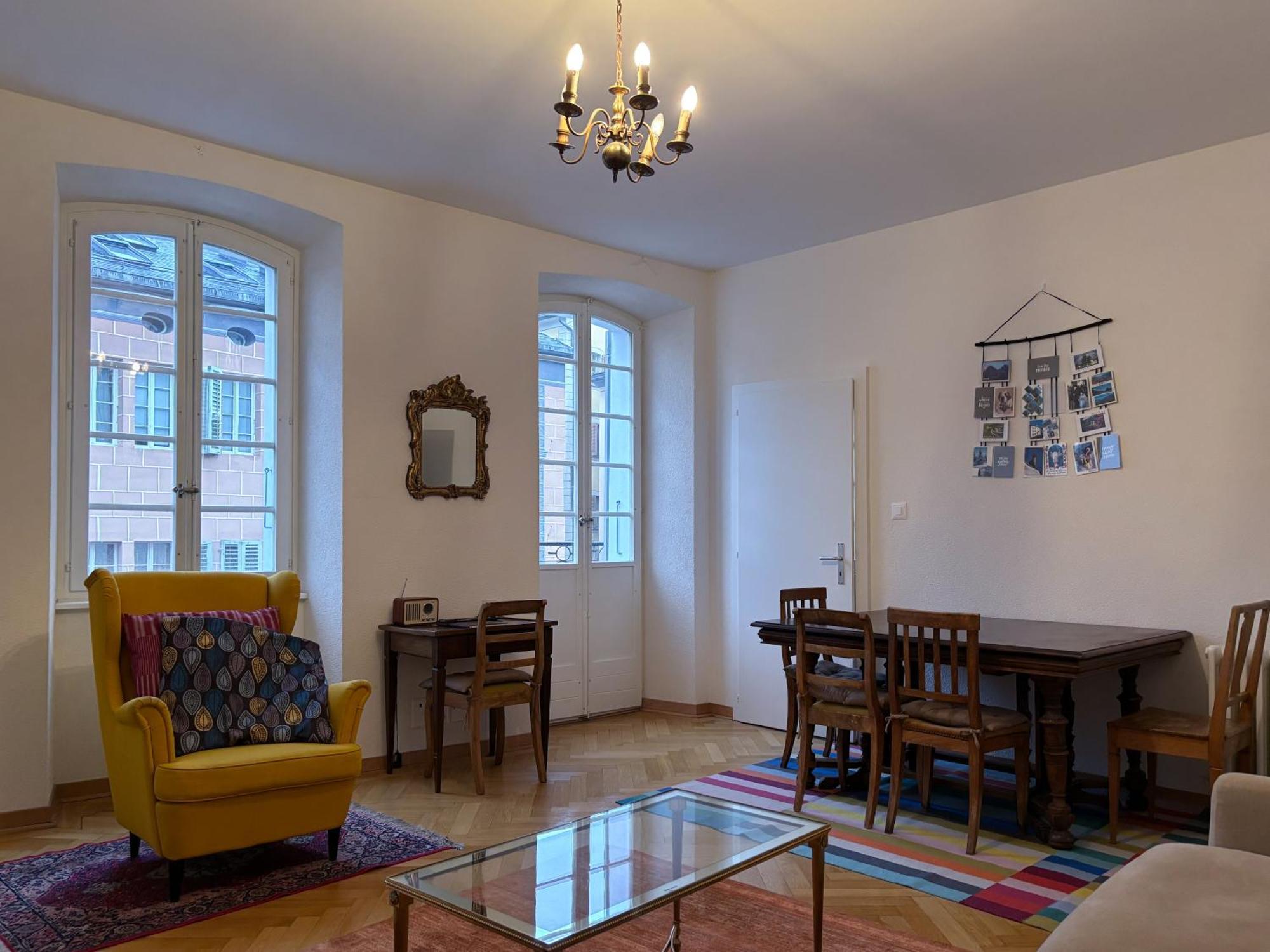 Charmant Appartement Au Coeur De Sion Exterior photo