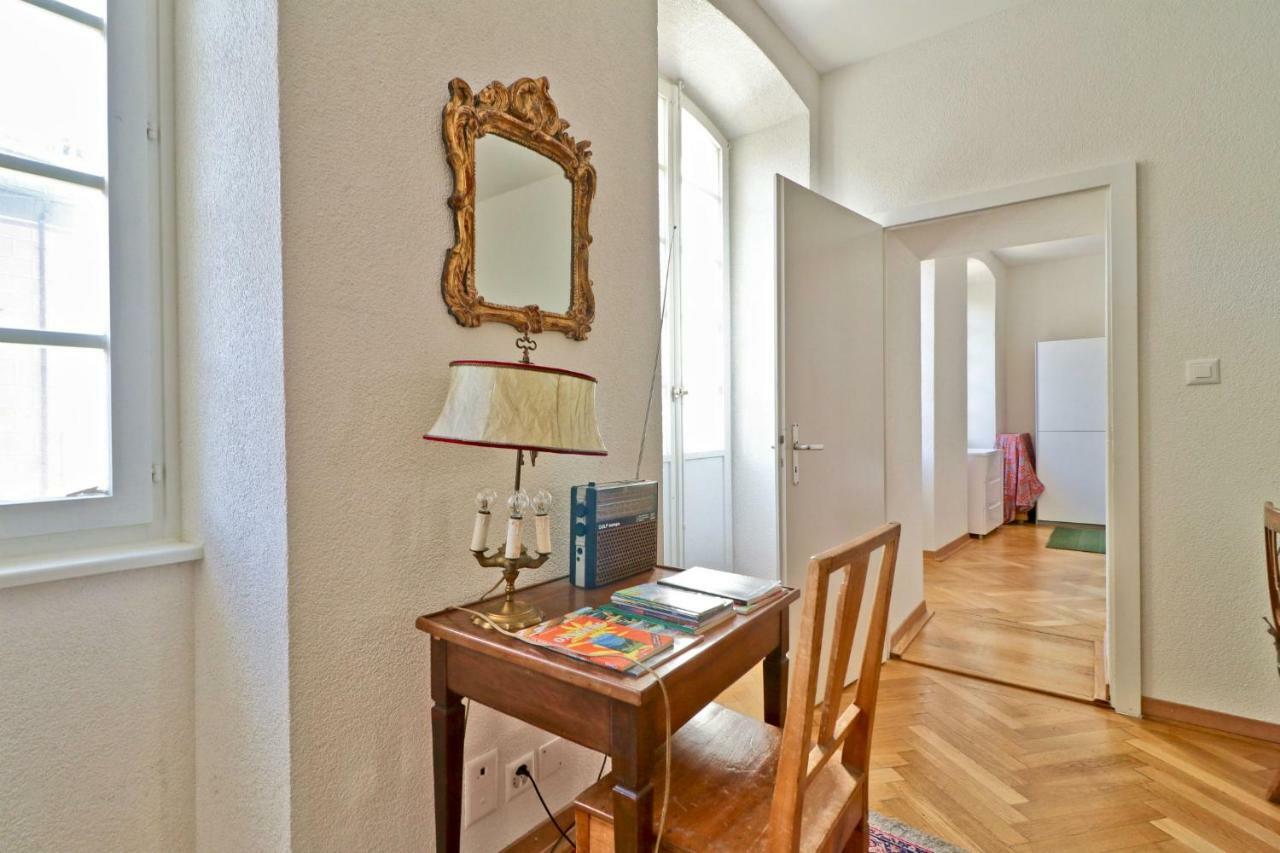 Charmant Appartement Au Coeur De Sion Exterior photo
